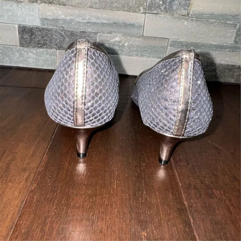 Adrianna Papell Womens Silver Honeycomb Glitter Mesh‎ Kitten Heels Size 8.5 Pump
